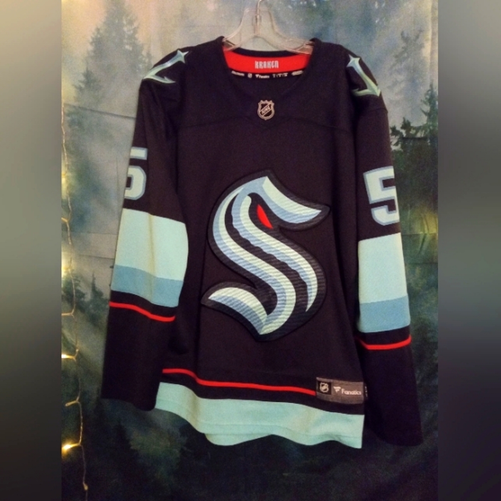 Nwot Seattle Kraken jersey